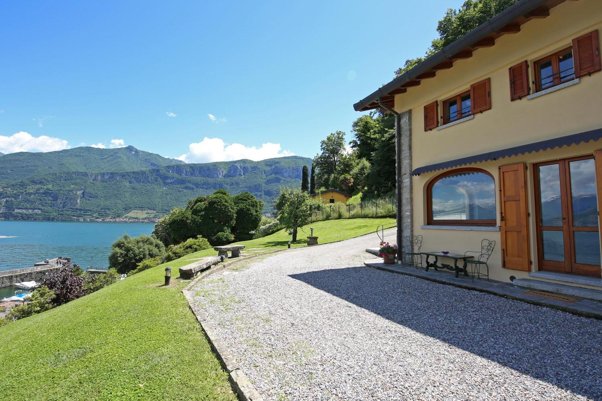 Villa La Punta Беладжо Екстериор снимка