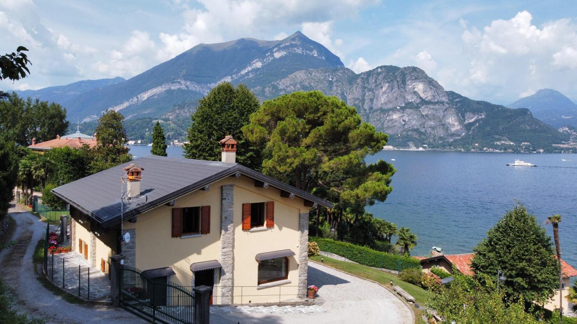 Villa La Punta Беладжо Екстериор снимка